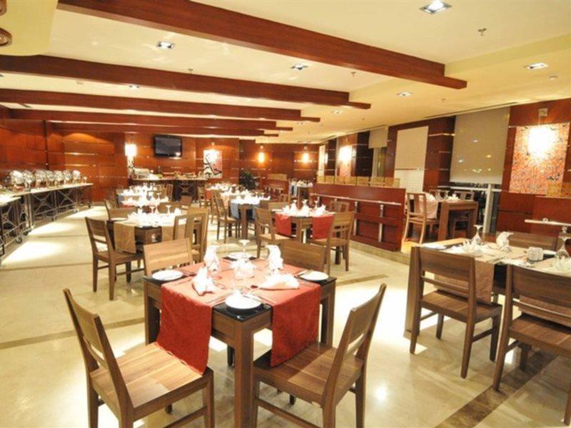 Eastyard Khobar Hotel - Formerly Ramada By Wyndham Khobar Exterior foto